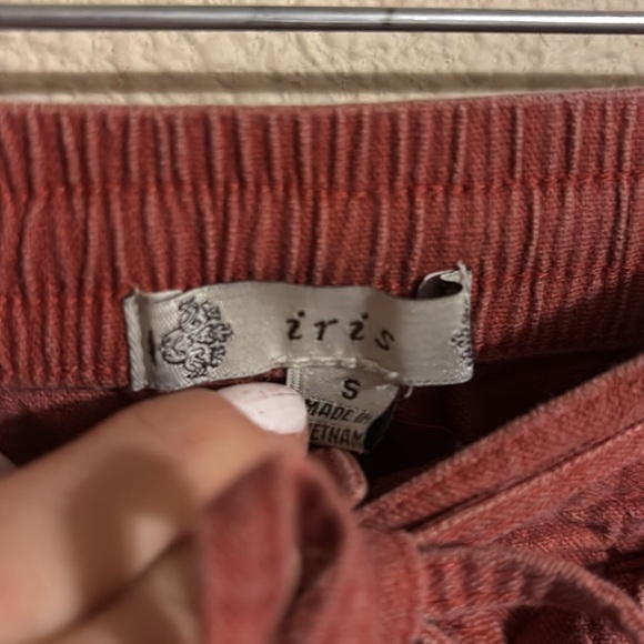 Iris Women's Rust Shorts size small - Picture 4 of 6